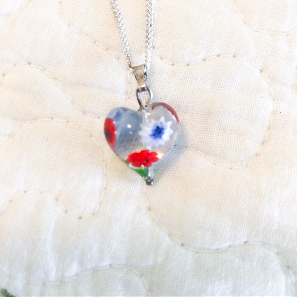 💛 Glass necklace - lovely and dainty